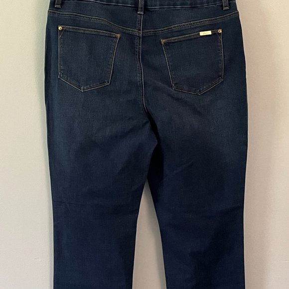 Chico's So Slimming Girlfriend Straight Leg Dark Denim Jean sz 1.5 (10) short - Picture 7 of 11